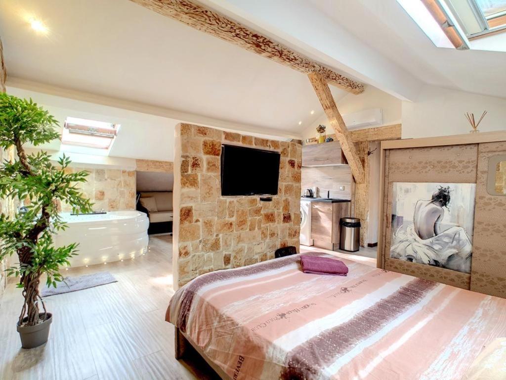 Love Room Jacuzzi Croisette 戛纳 外观 照片