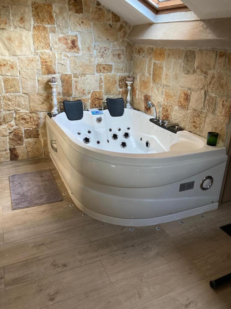 Love Room Jacuzzi Croisette 戛纳 外观 照片